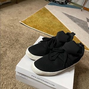 Steve Madden Lancer Sneakers Size 9.5